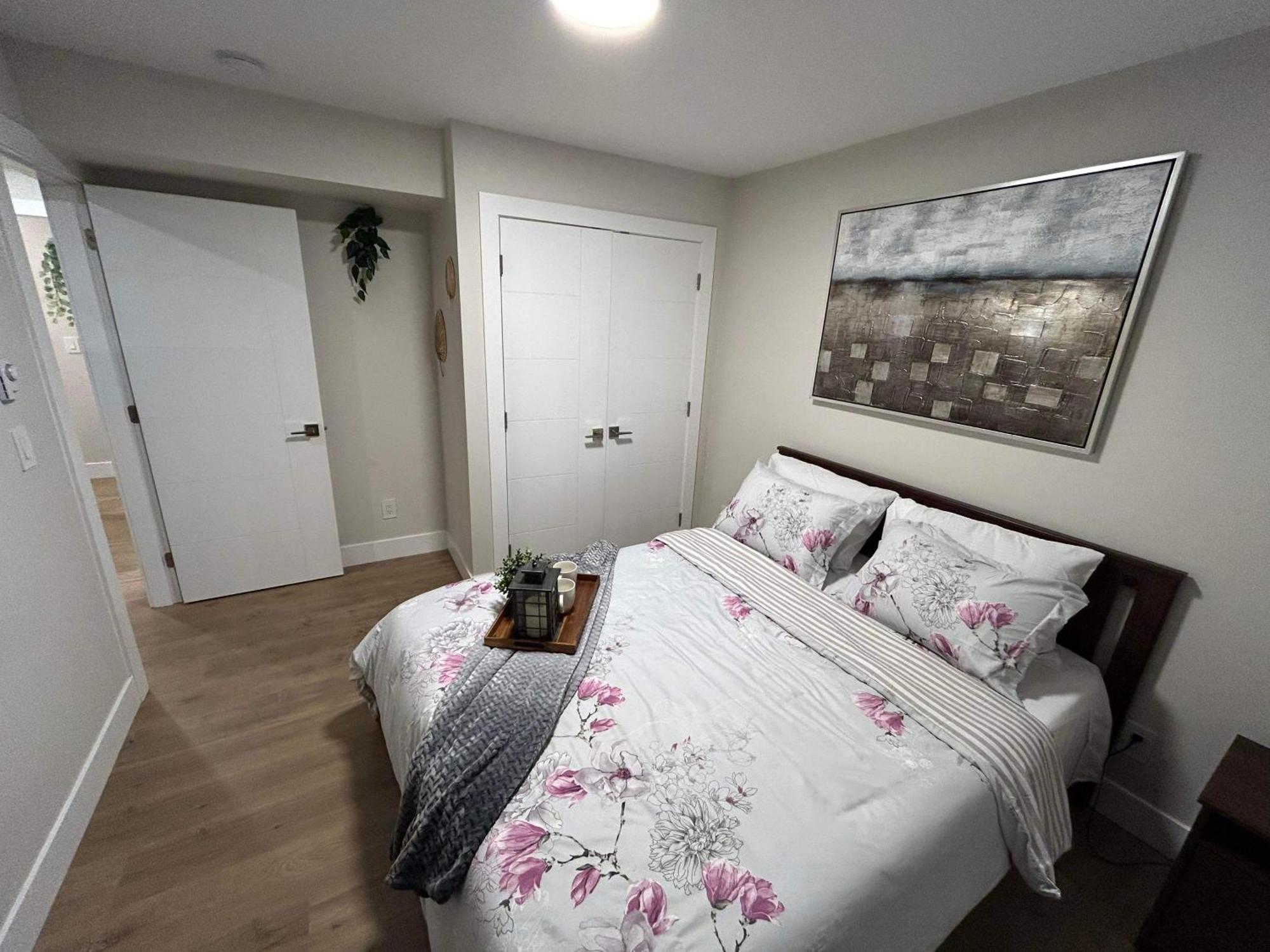 New, Spacious 2 Bedrooms In Downtown With Free Parking! Maple Ridge Exterior photo